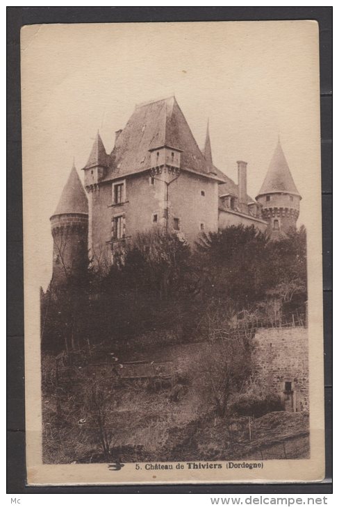 24 - Chateau de Thiviers (dordogne)