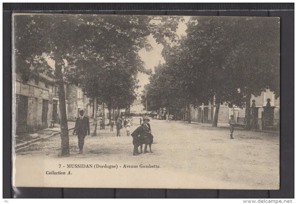 24 - Mussidan - Avenue Gambetta