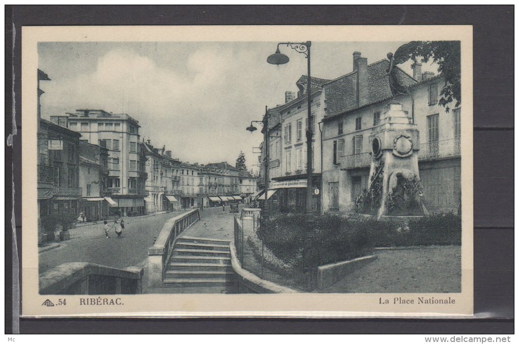 24 - Ribèrac - La Place Nationale