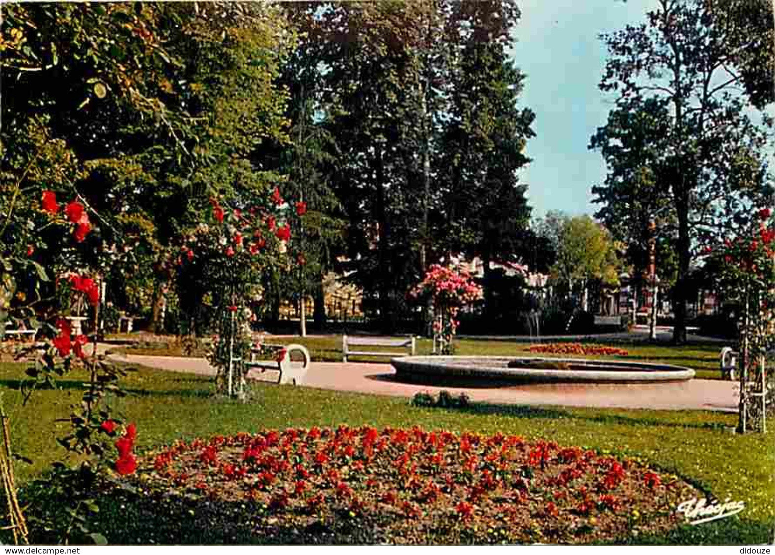 24 - Riberac - Le Jardin Public - CPM - Voir Scans Recto-Verso