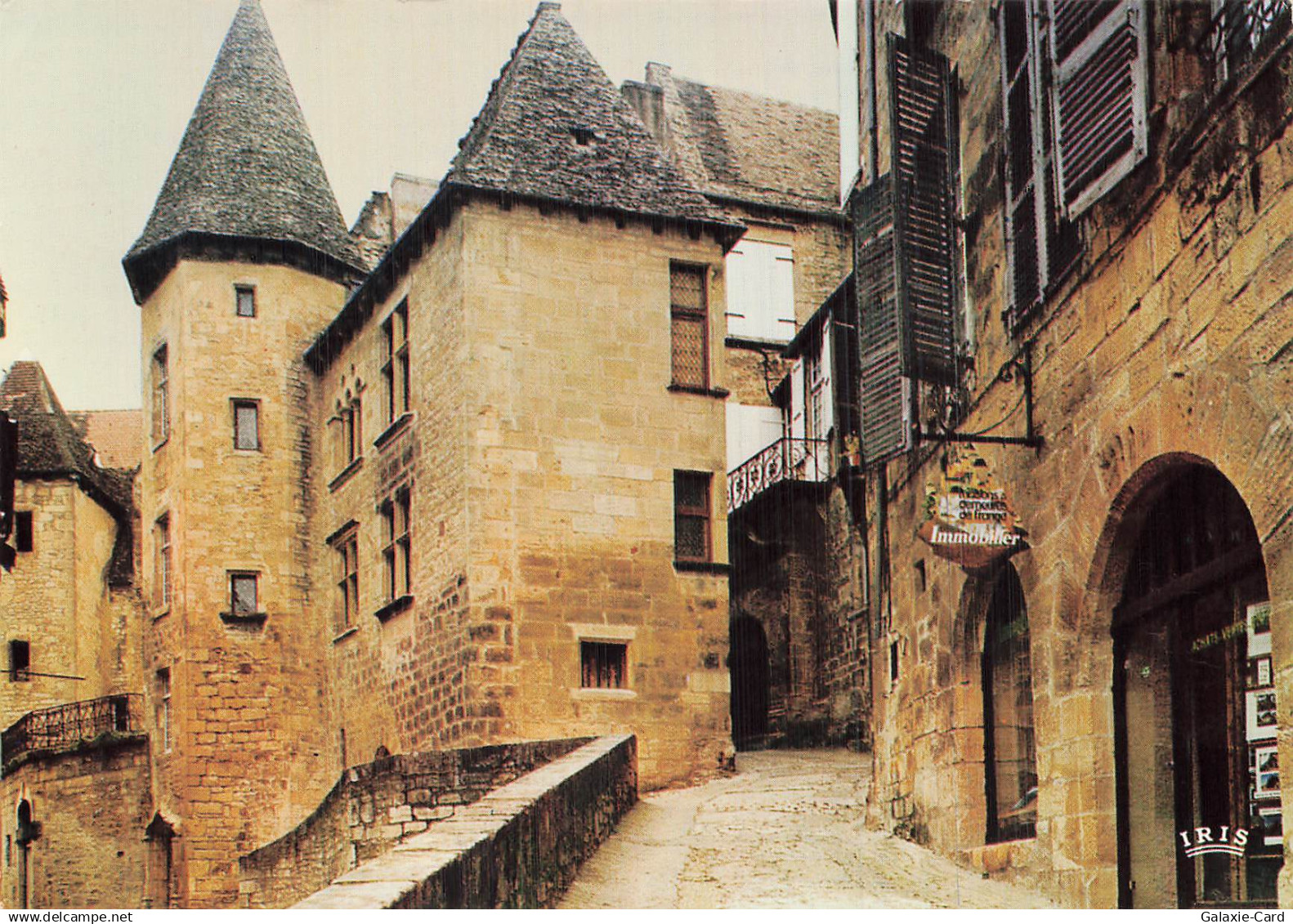 24 SARLAT LA CANEDA LA RUE MAGNANNA