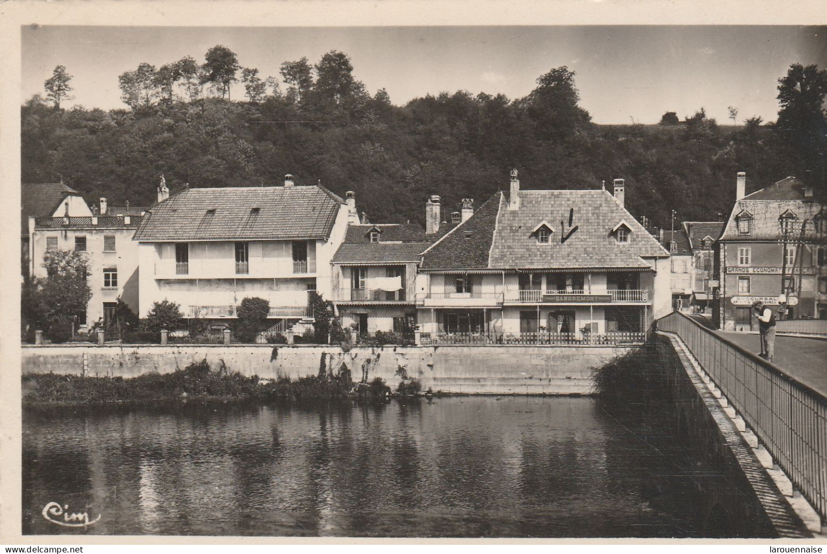 25 - L' ISLE SUR LE DOUBS - Le Grand Pont - Maisons sur le Doubs