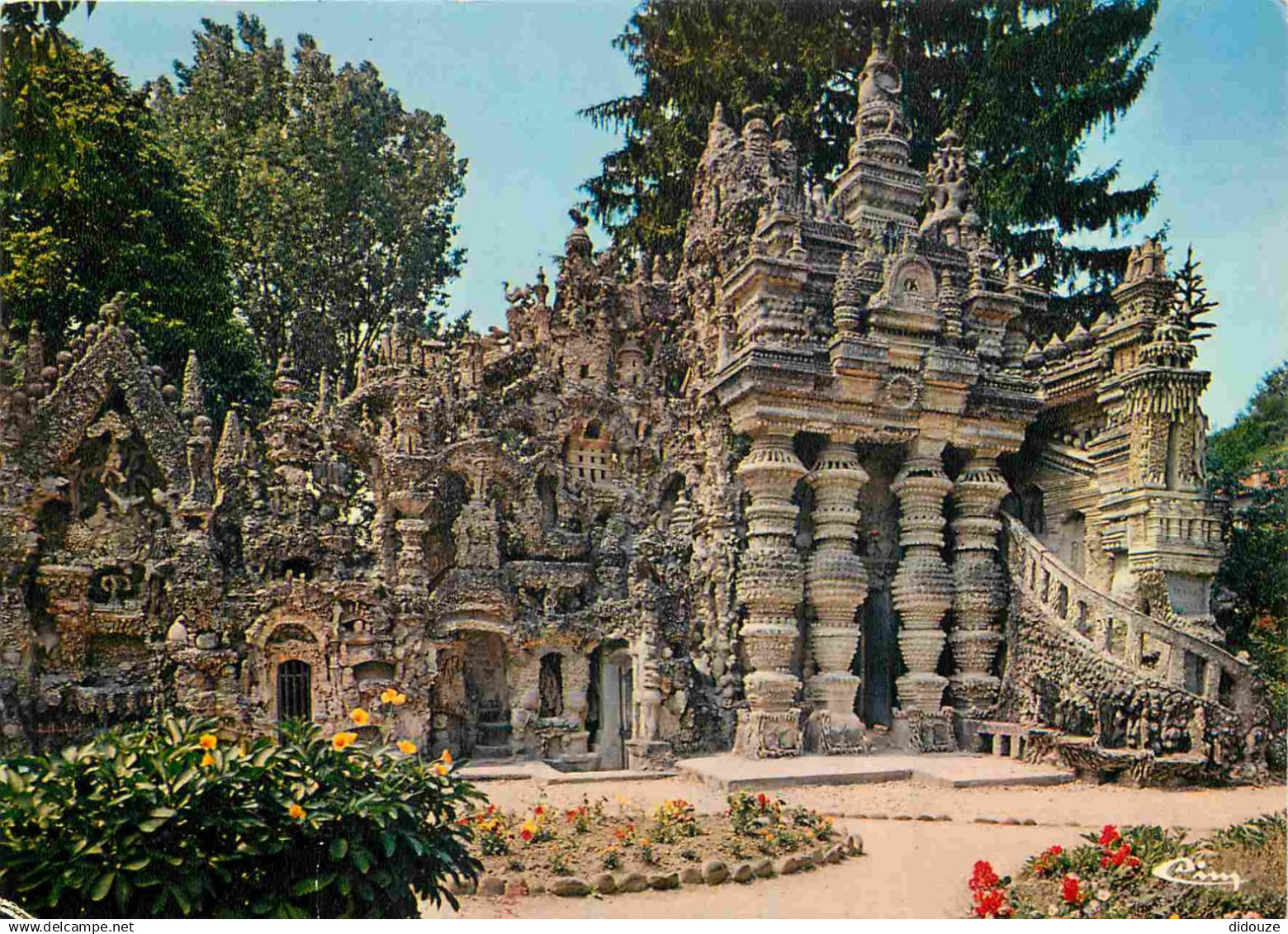 26 - Hauterives -  Le Palais Idéal - Oeuvre du facteur Ferdinand Cheval - CPM - Voir Scans Recto-Verso