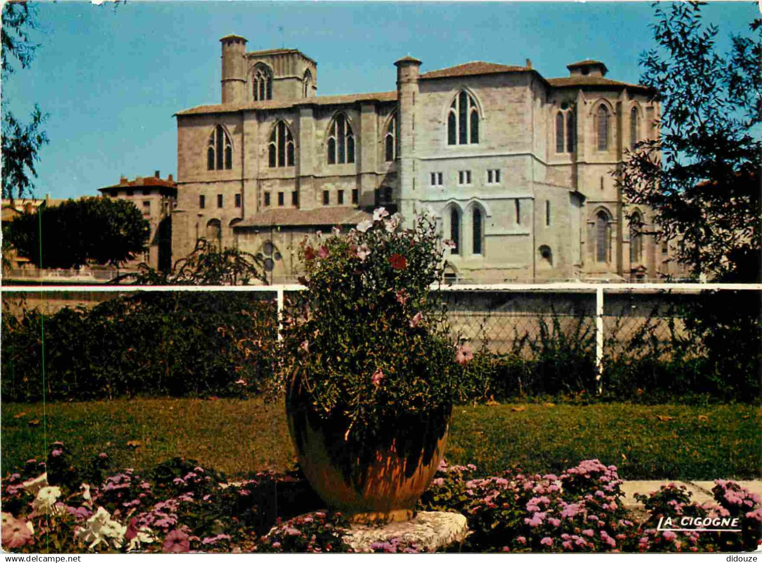 26 - Romans sur Isere - Collégiale Saint Barnard - Fleurs - CPM - Voir Scans Recto-Verso