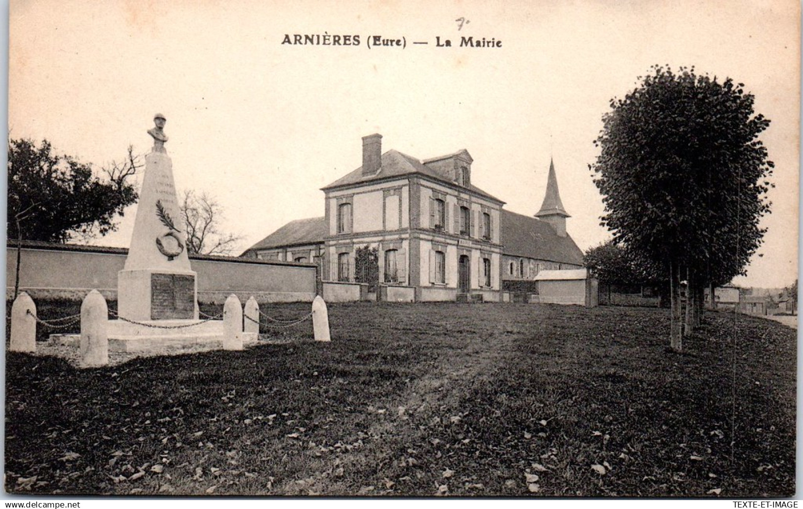 27 ARNIERES - la mairie.