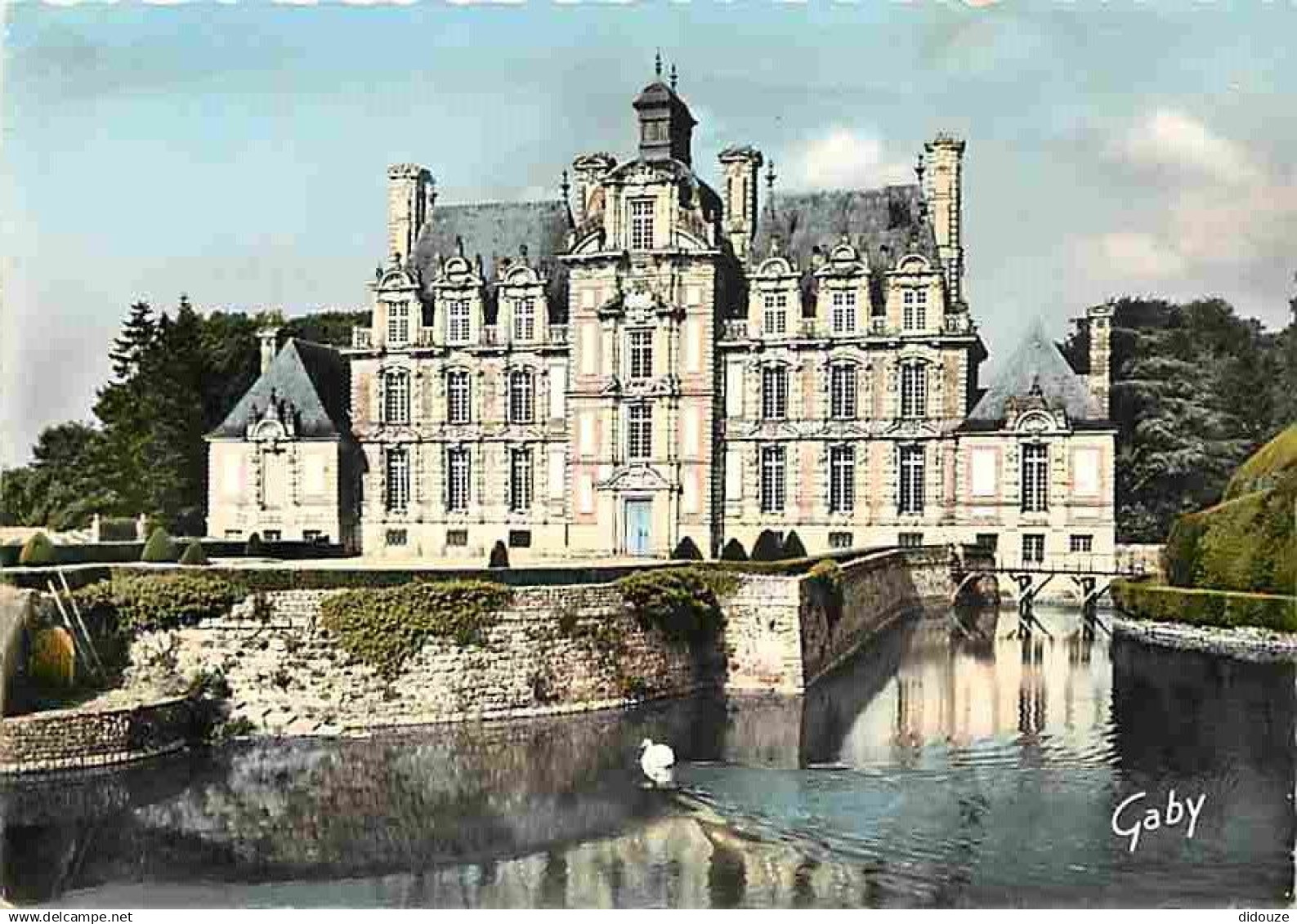 27 - Beaumesnil - Le Château - Douves - CPM - Voir Scans Recto-Verso