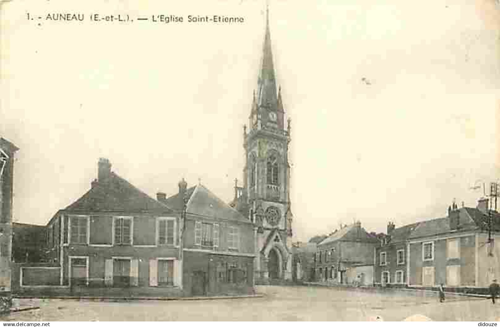 28 - Auneau - L'Eglise Saint-Etienne - Voyagée en 1945 - CPA - Voir Scans Recto-Verso