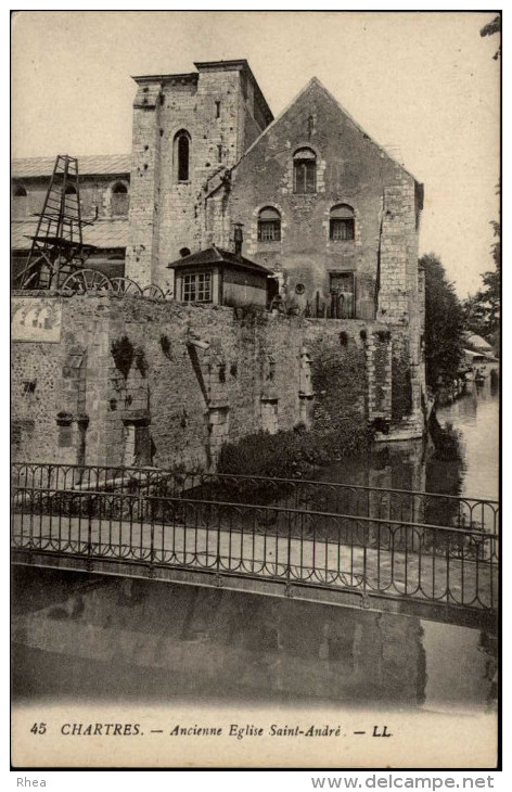 28 Chartres eglise