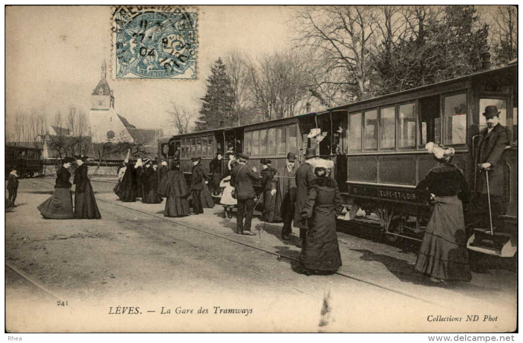 28 - LEVES - gare du Tramway