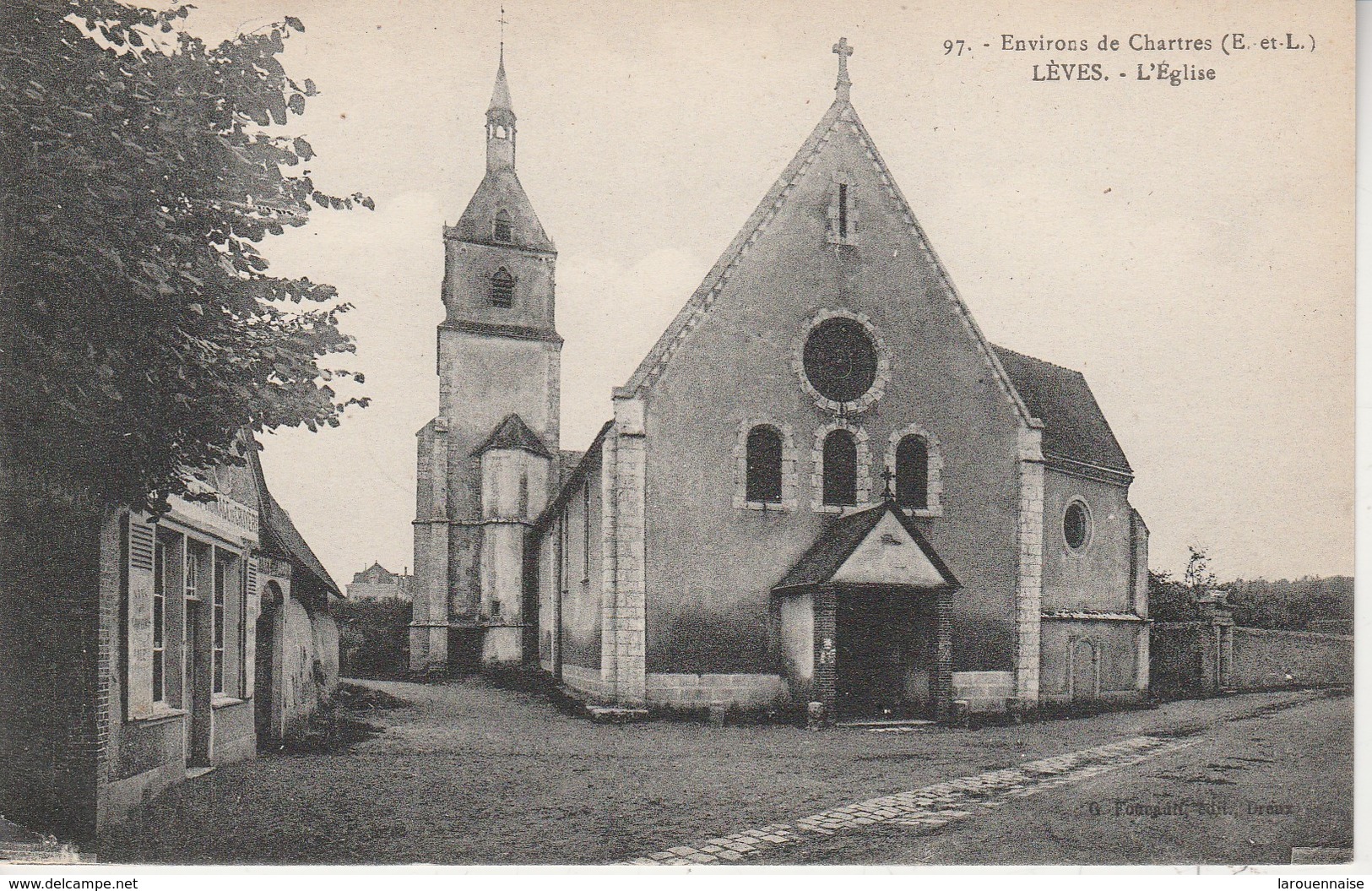 28 - LEVES - L' Eglise