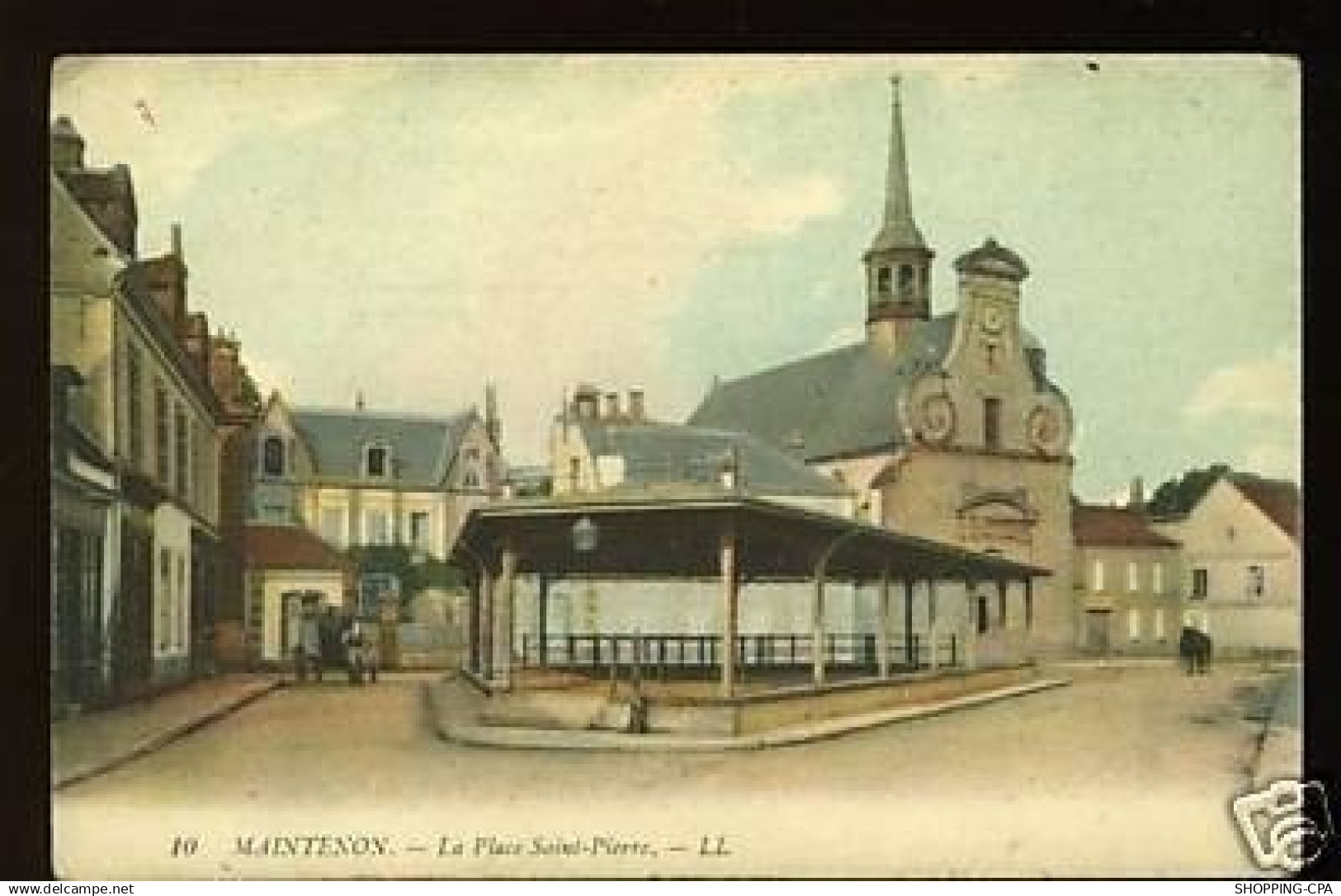 28 - Maintenon - La place Saint-Pierre