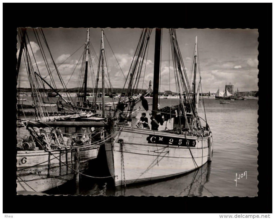 29 - CAMARET-SUR-MER - bateau