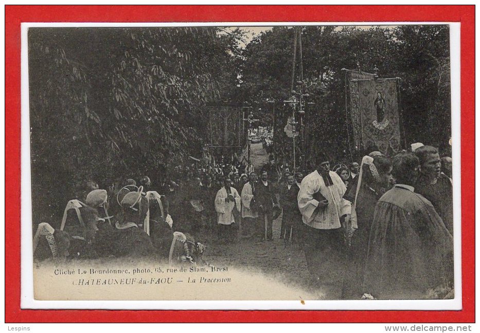 29 - CHATEAUNEUF du FAOU --  La Procession