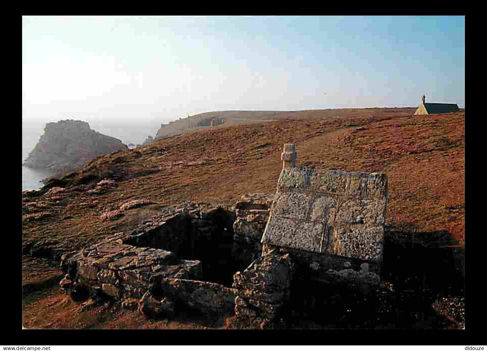 29 - Cleden - Cap Sizun - La Fontaine et la Chapelle Saint They sur les Falaises de la Pointe du Van - Voir Scans Recto