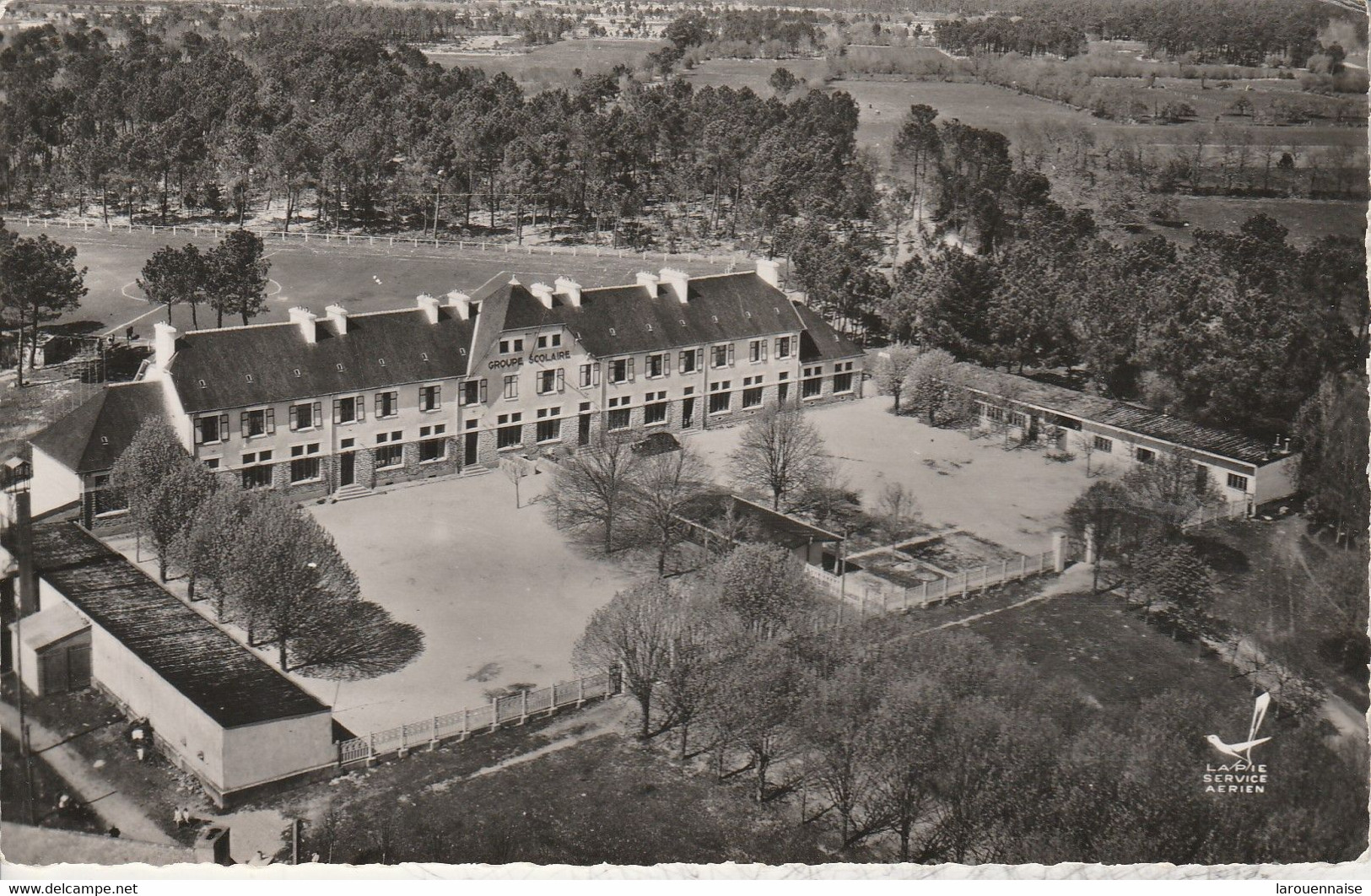 29 - CLOHARS CARNOET - En avion au dessus de ...Clohars Carnoët - Le Groupe Scolaire