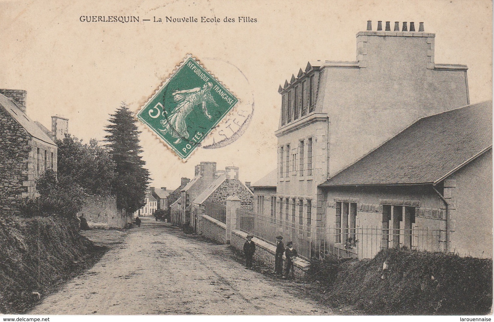 29 - GUERLESQUIN - La Nouvelle Ecole des Filles