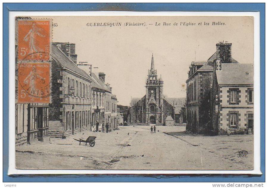 29 - GUERLESQUIN --  La rue de l'Eglise