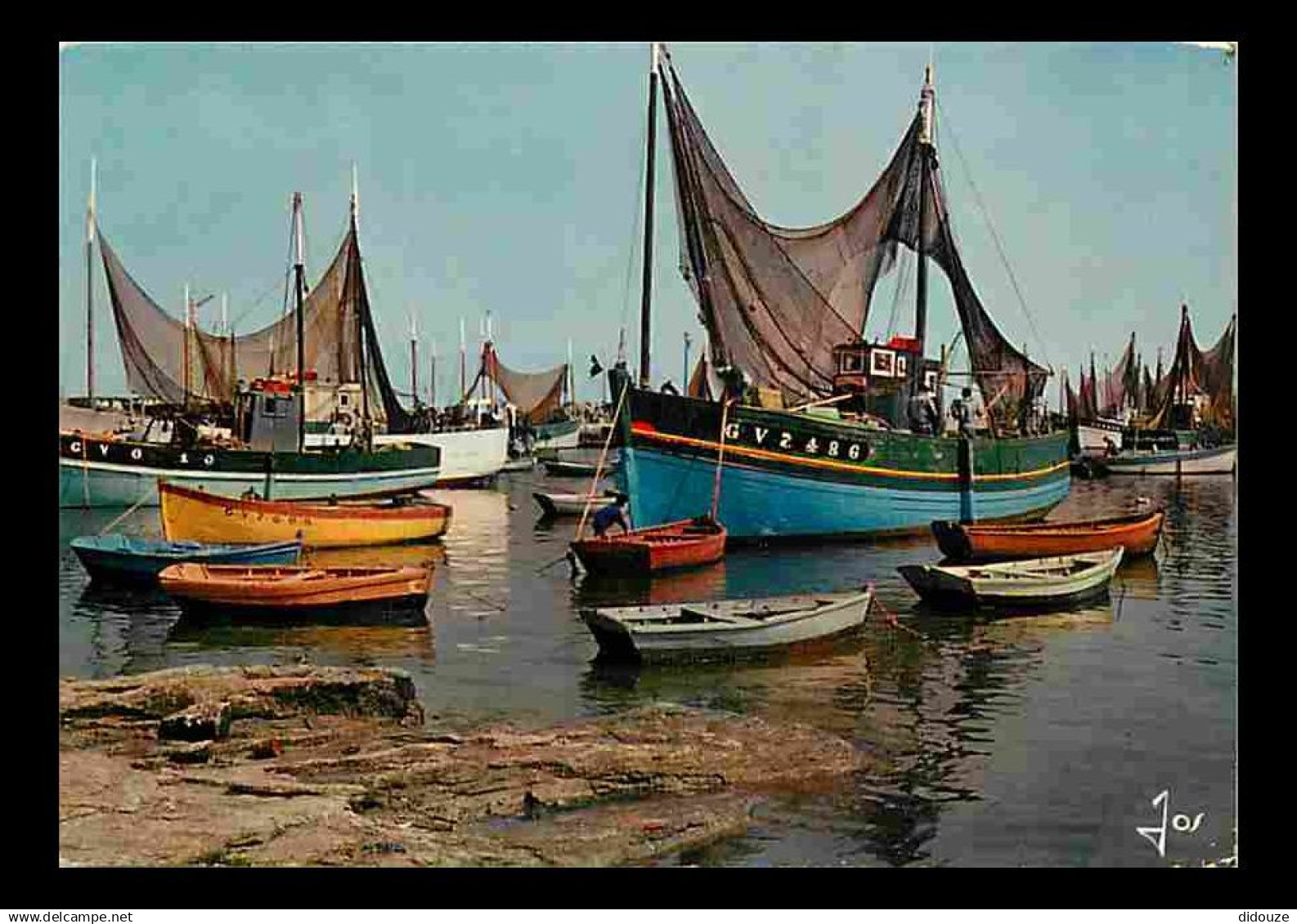 29 - Lesconil - Bateaux de peche dans le Port - Voir Scans Recto Verso