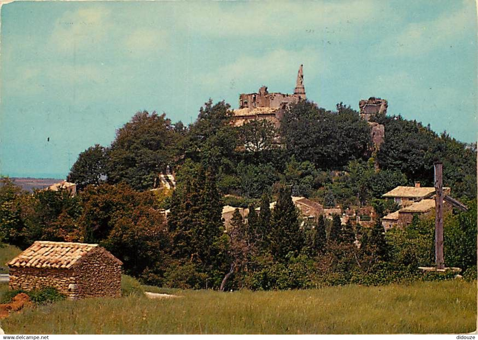 30 - Bagnols sur Cèze - Le charmant petit village de Sabran aux environs de Bagnols sur Cèze - CPM - Voir Scans Recto-Ve