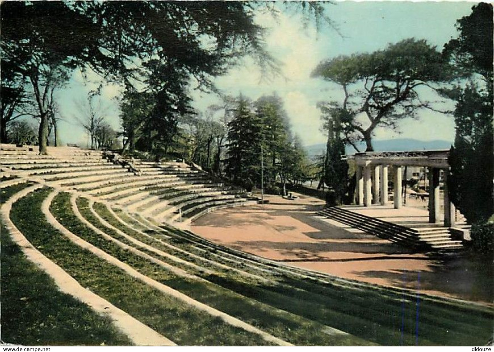 30 - Bagnols sur Cèze - Théâtre de Verdure - CPM - Voir Scans Recto-Verso