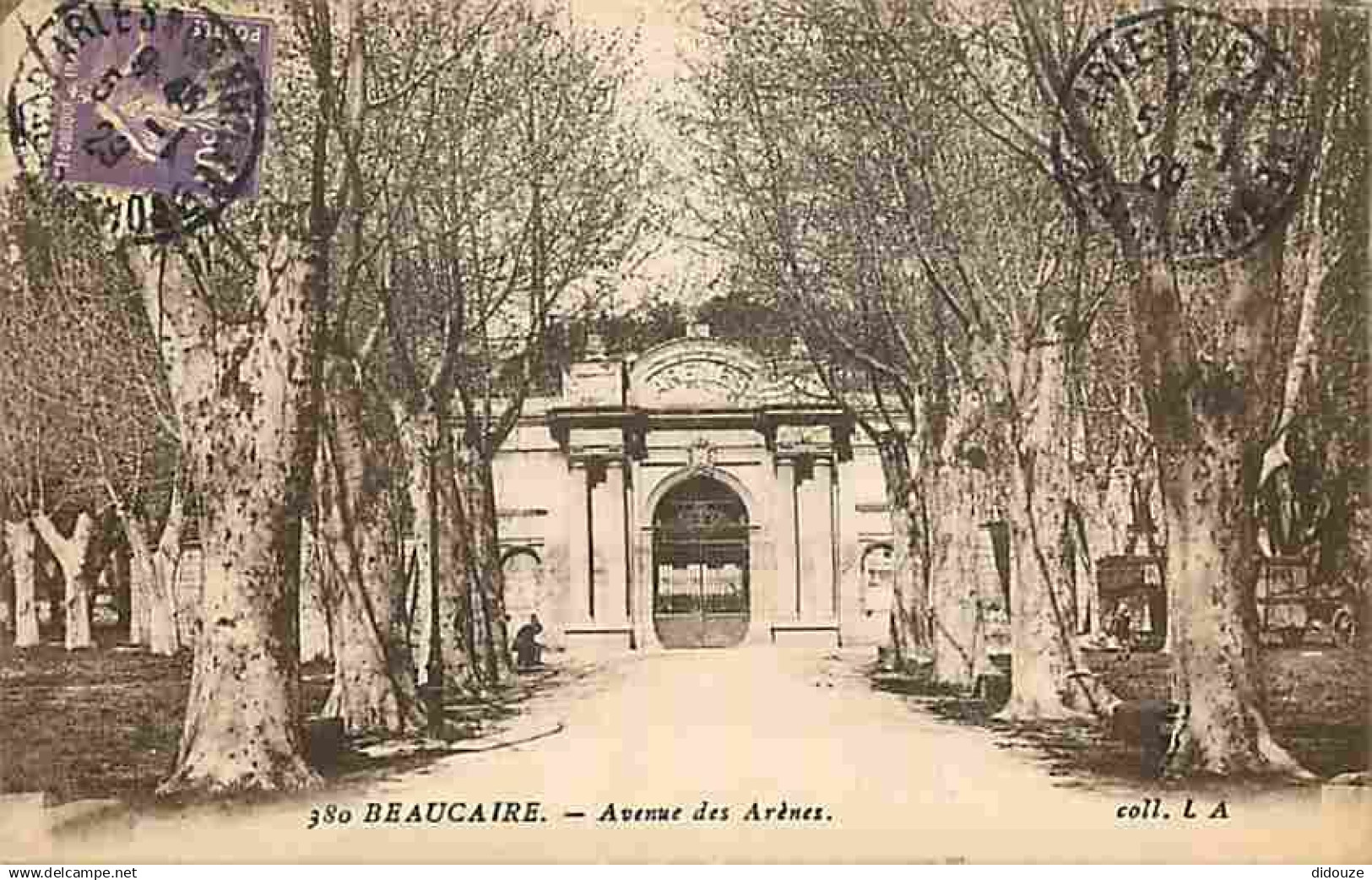 30 - Beaucaire - Avenu des Arènes - CPA - Oblitération ronde de 1929 - Voir Scans Recto-Verso