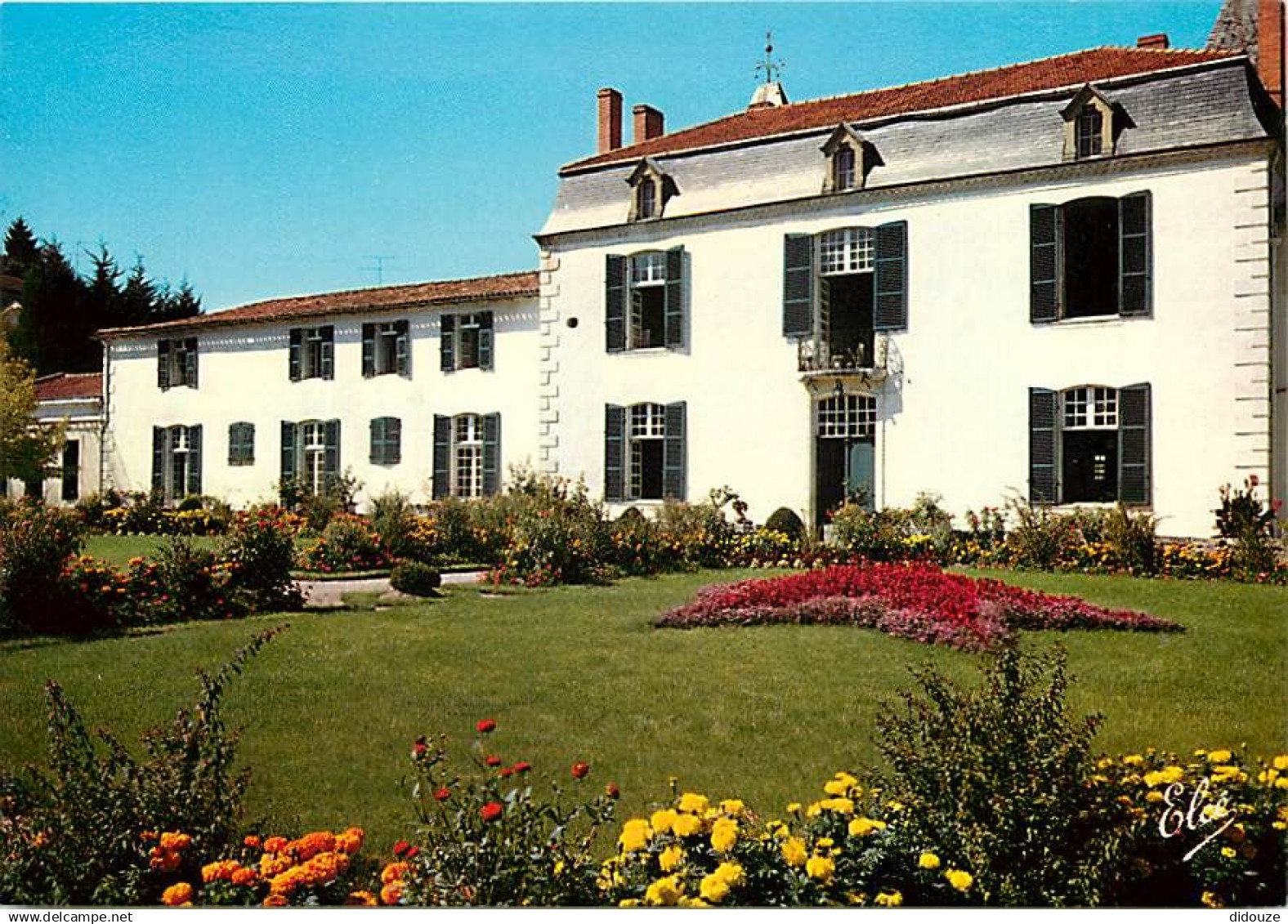 33 - Bazas - Hôpital - Hospice. Vu du jardin intérieur - Fleurs - CPM - Voir Scans Recto-Verso