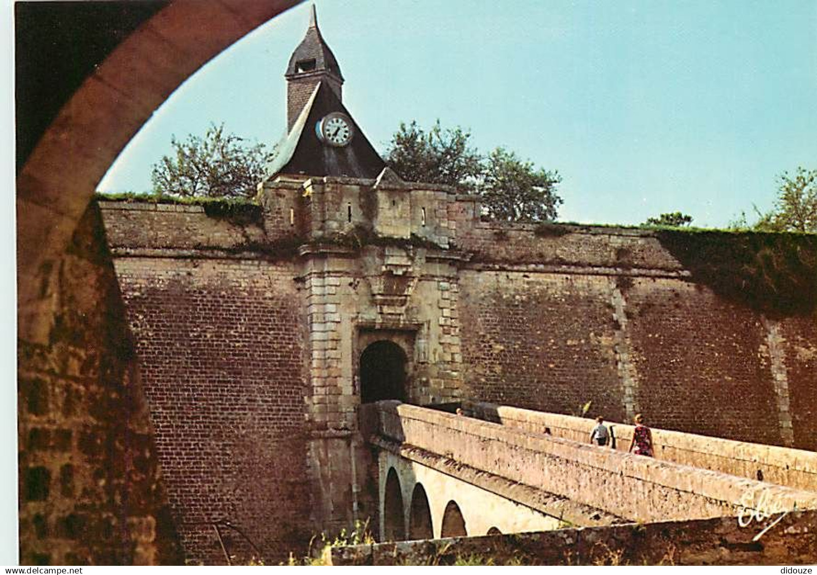 33 - Blaye - L'entrée de la Citadelle Vauban - CPM - Voir Scans Recto-Verso