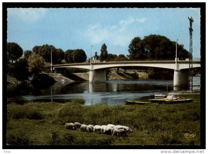 37 L'Île-Bouchard mouton pont D37D C37119C RH070486