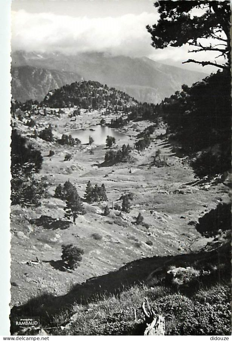 38 - Chamrousse - Massif de Chamrousse - Le Lac Achard et le Taillefer - Carte dentelée - CPSM grand format - Carte Neuv