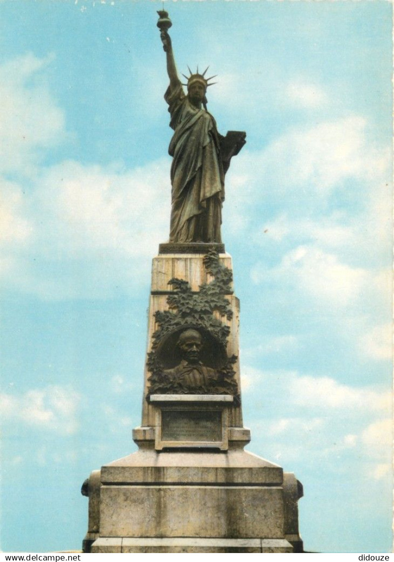 38 - Roybon - Place Saint-Romme - Statue de la Liberté - Mention Photographie Véritable - Carte Dentelée - CPSM Grand Fo