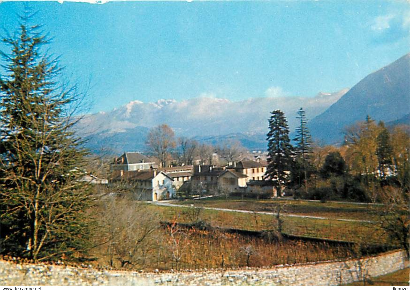 38 - Vif - Monastère de la Visitation et le Massif de Belledonne - Carte Neuve - CPM - Voir Scans Recto-Verso