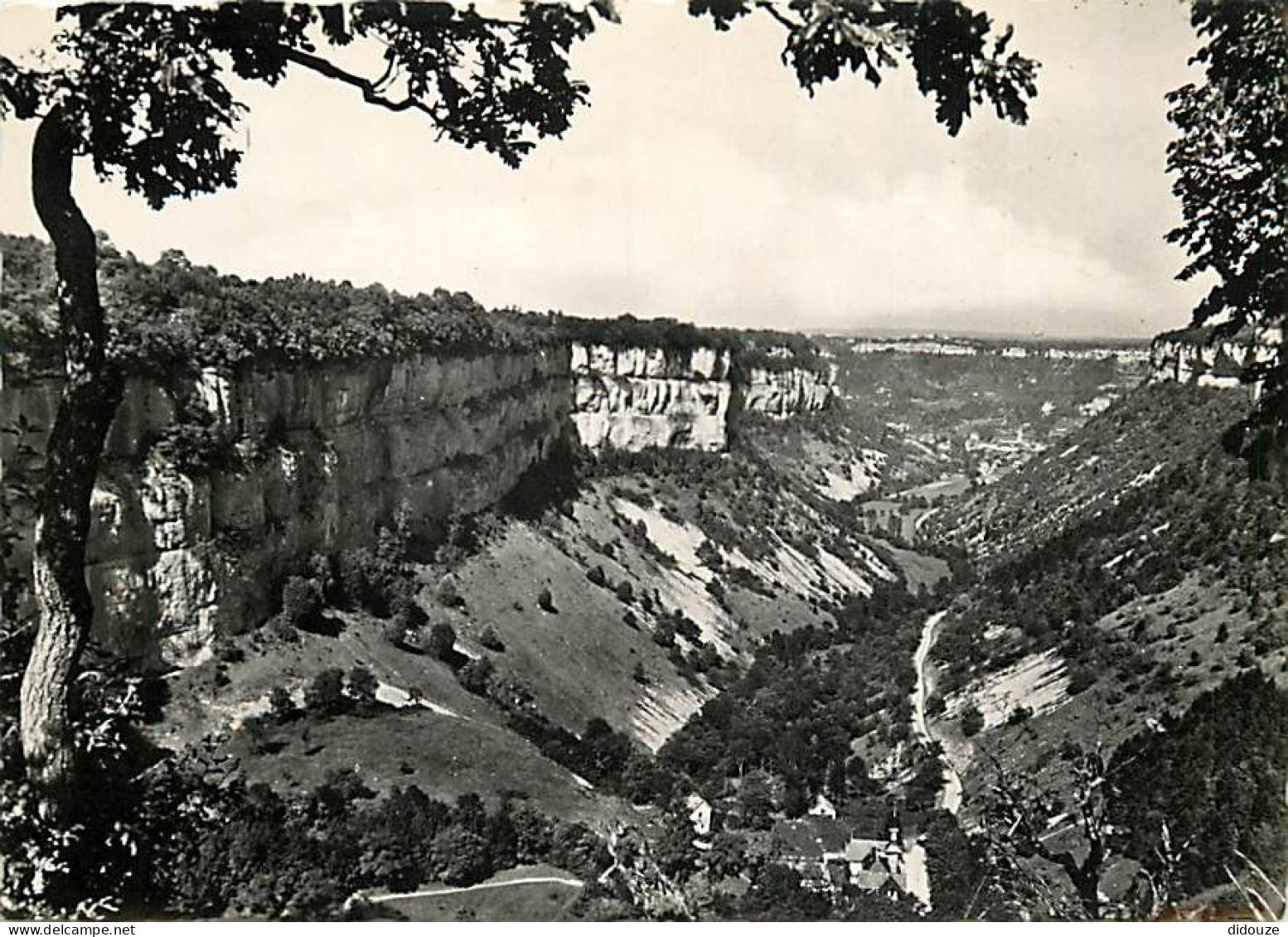 39 - Baume les Messieurs - La Vallée de Baume les Messieurs aux environs de Lons le Saunier - Mention Photographie vérit