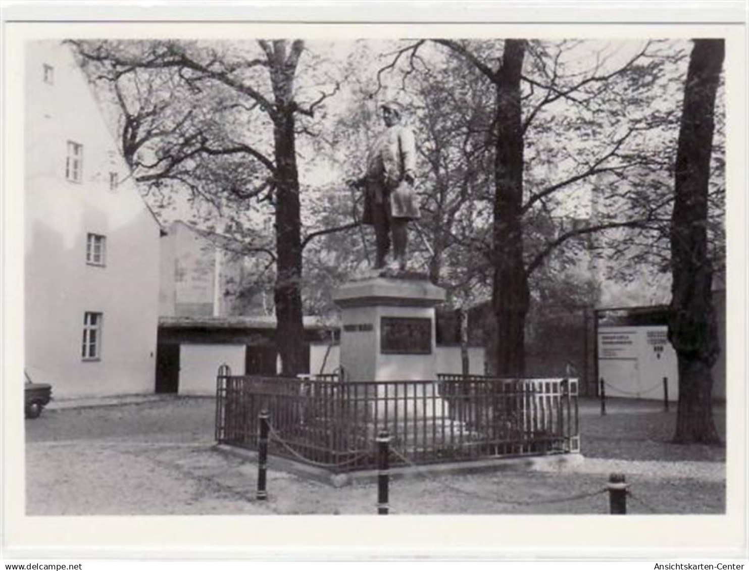 39043463 - Berlin Neukoelln mit Denkmal Friedrich Wilhelm I. Karte beschrieben Gute Erhaltung.