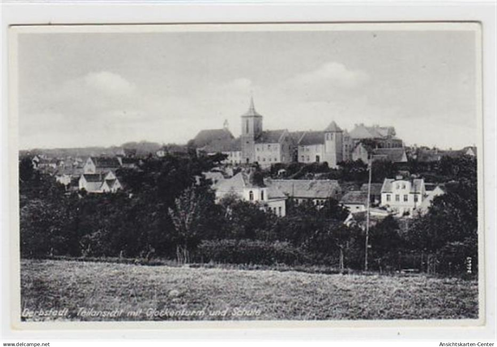 39060472 - Gerbstedt. Teilansicht mit Glockenturm und Schule ungelaufen  Gute Erhaltung.