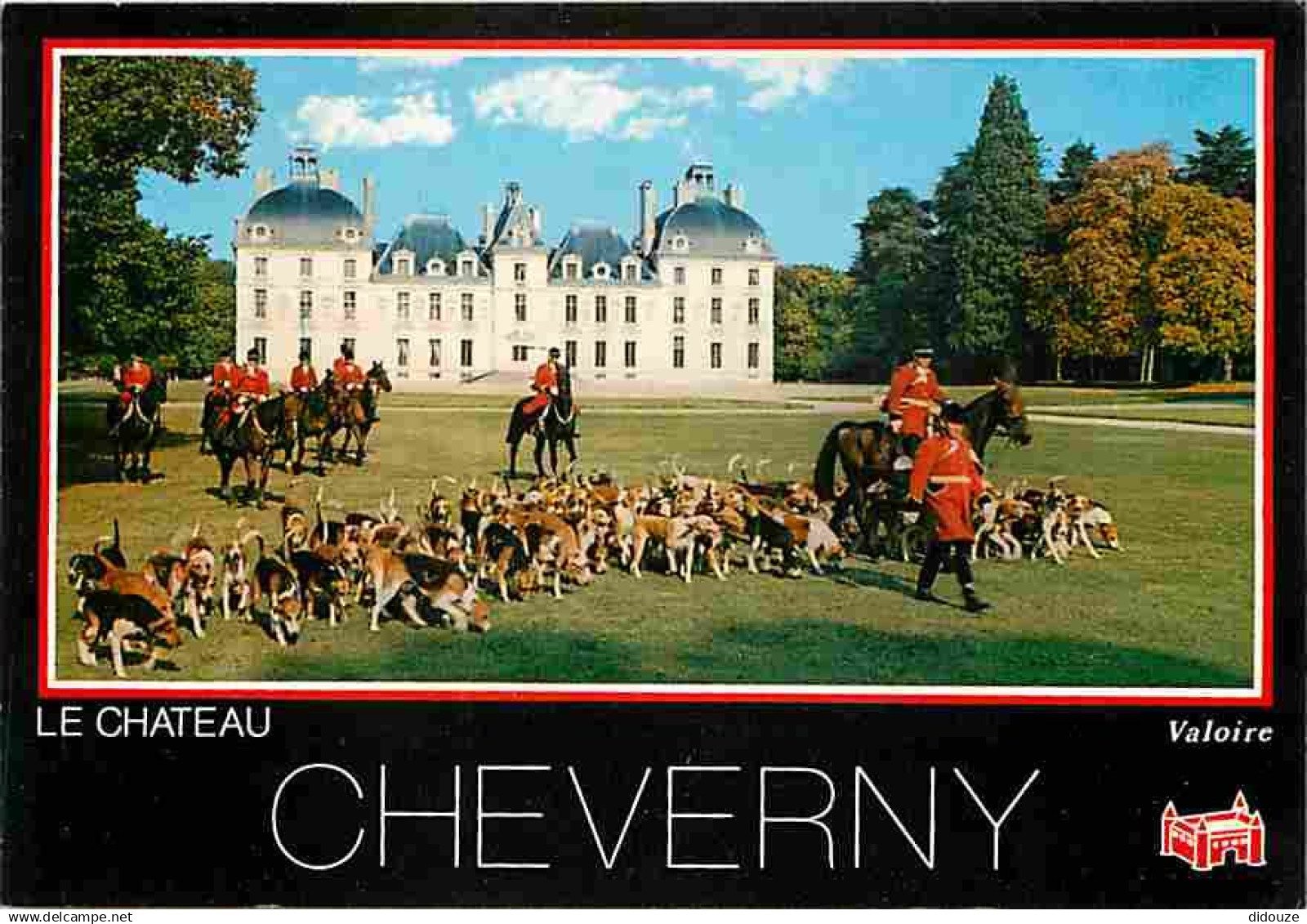 41 - Cheverny - Les piqueux et la meute de l'équipage de Cheverny devant le château - Chasse à Courre - Chevaux - Chiens