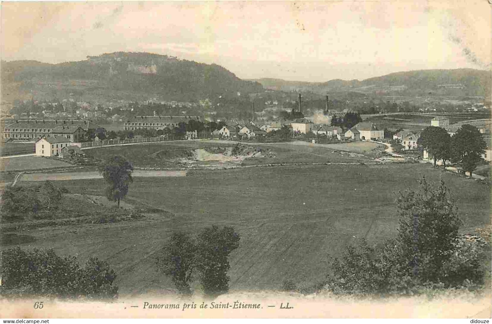 42 - Saint Etienne - Panorama pris de Saint Etienne - Cheminées d'usines - CPA - Voir Scans Recto-Verso