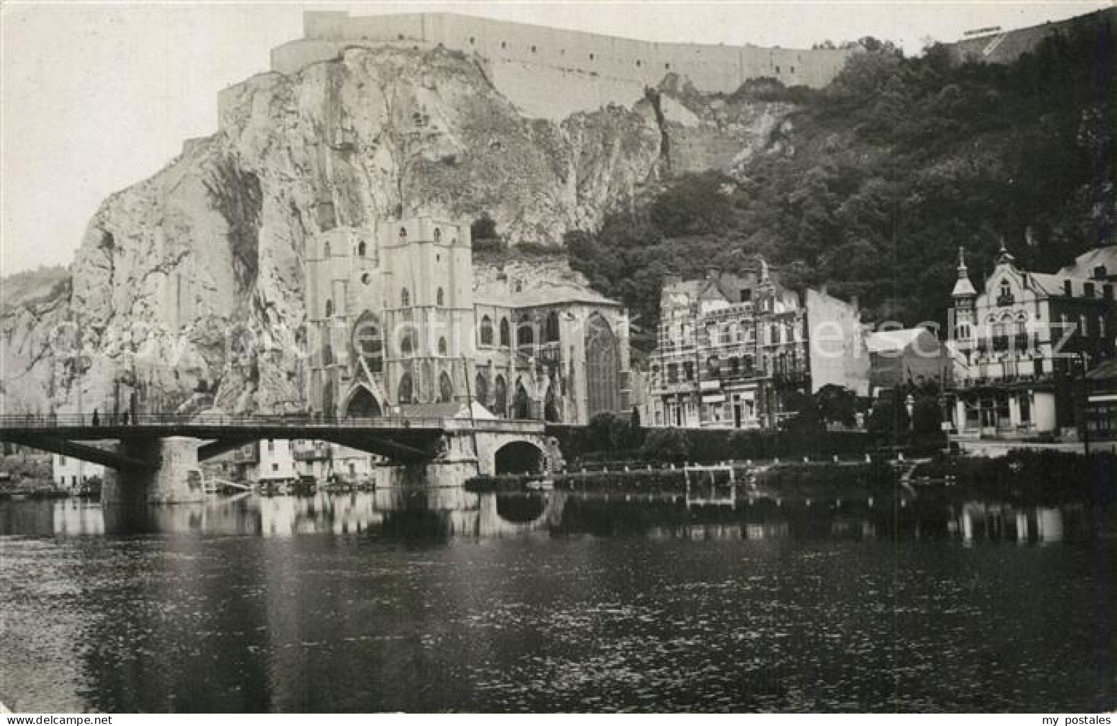 43489081 Dinant Wallonie Bruecke Festung Dinant Wallonie