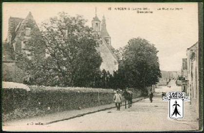 44 Ancenis - 19   ANCENIS (Loire-Inf) - La Rue du Pont  Descente - cpa