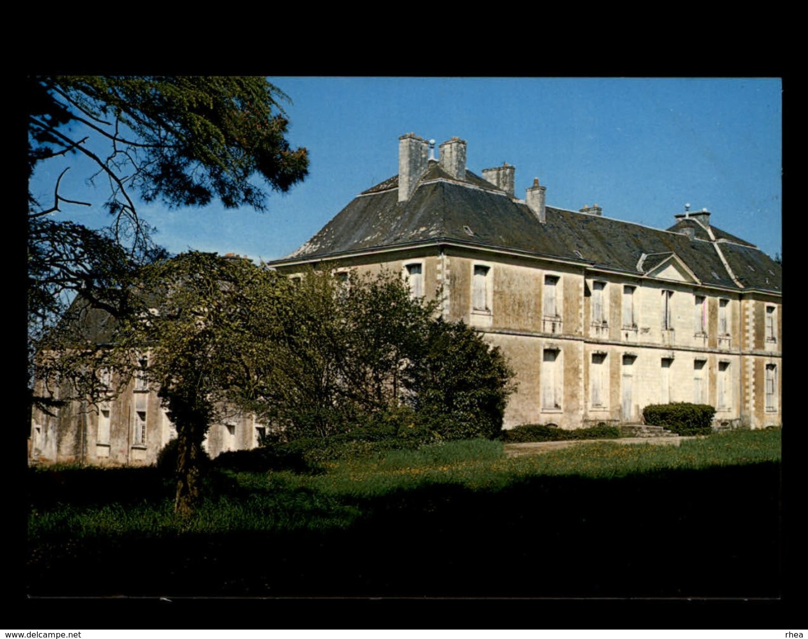 44 - FROSSAY - chateau -