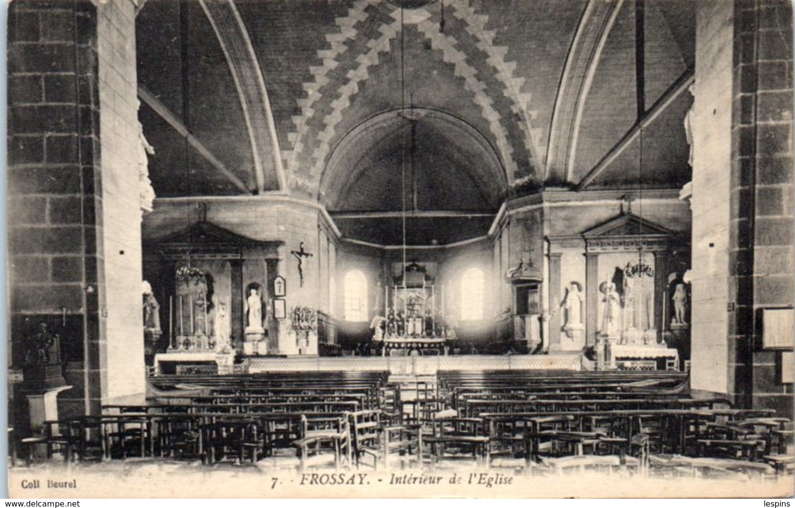 44 - FROSSAY -- Intérieur de l'Eglise