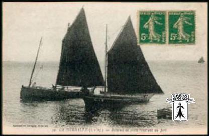 44 La Turballe - 30 - LA TURBALLE (L-Inf) - Bateaux de pêche rentrant au port - cpa