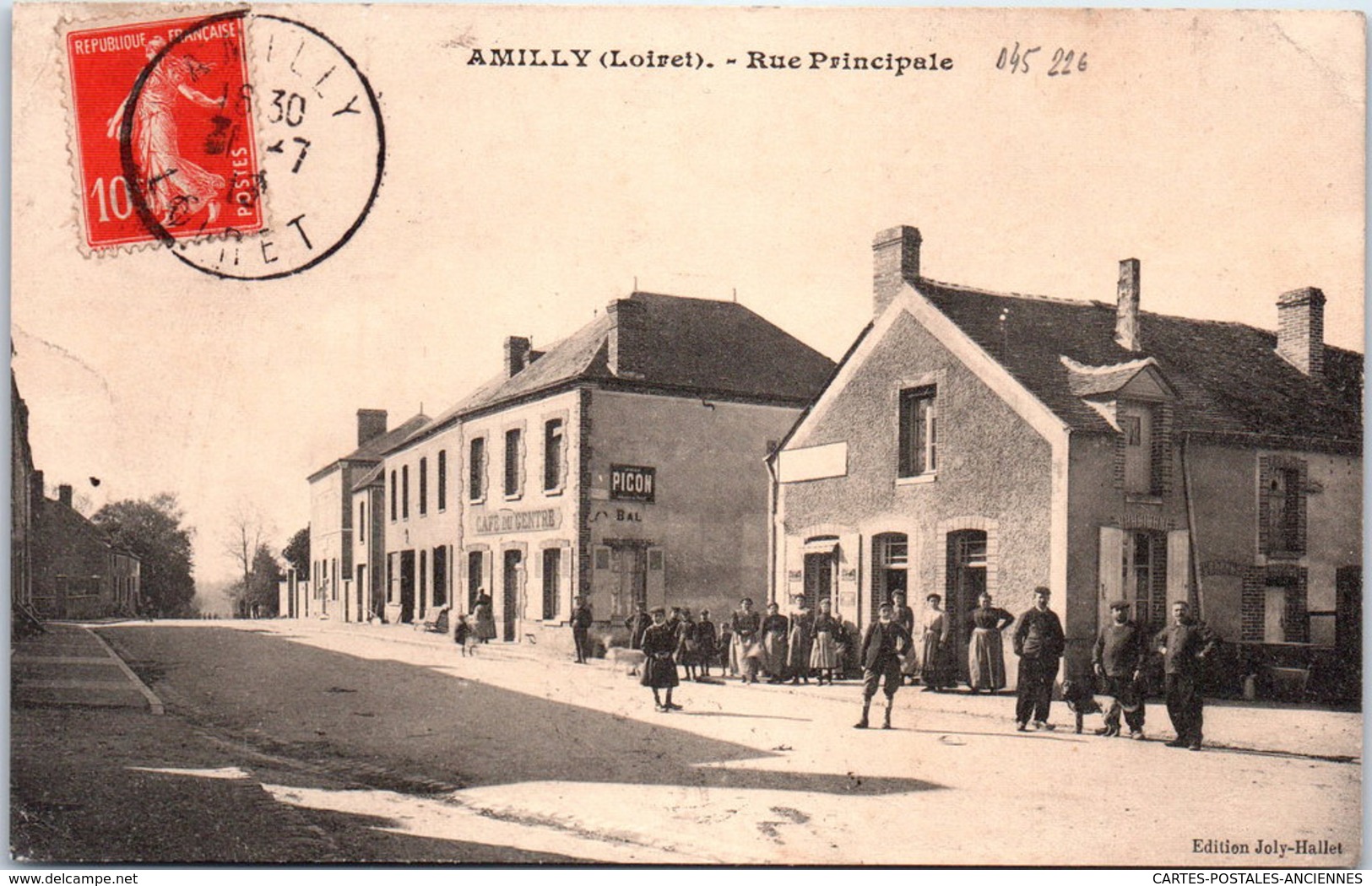 45 AMILLY - la rue principale