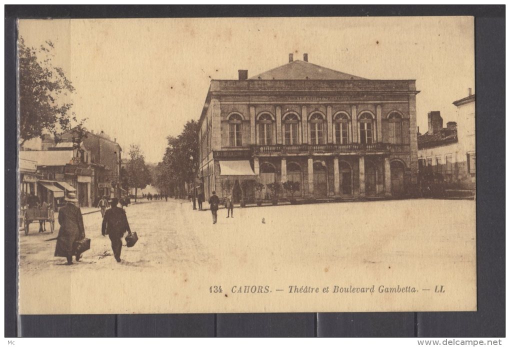 46 - Cahors - Théatre et Boulevard Gambetta