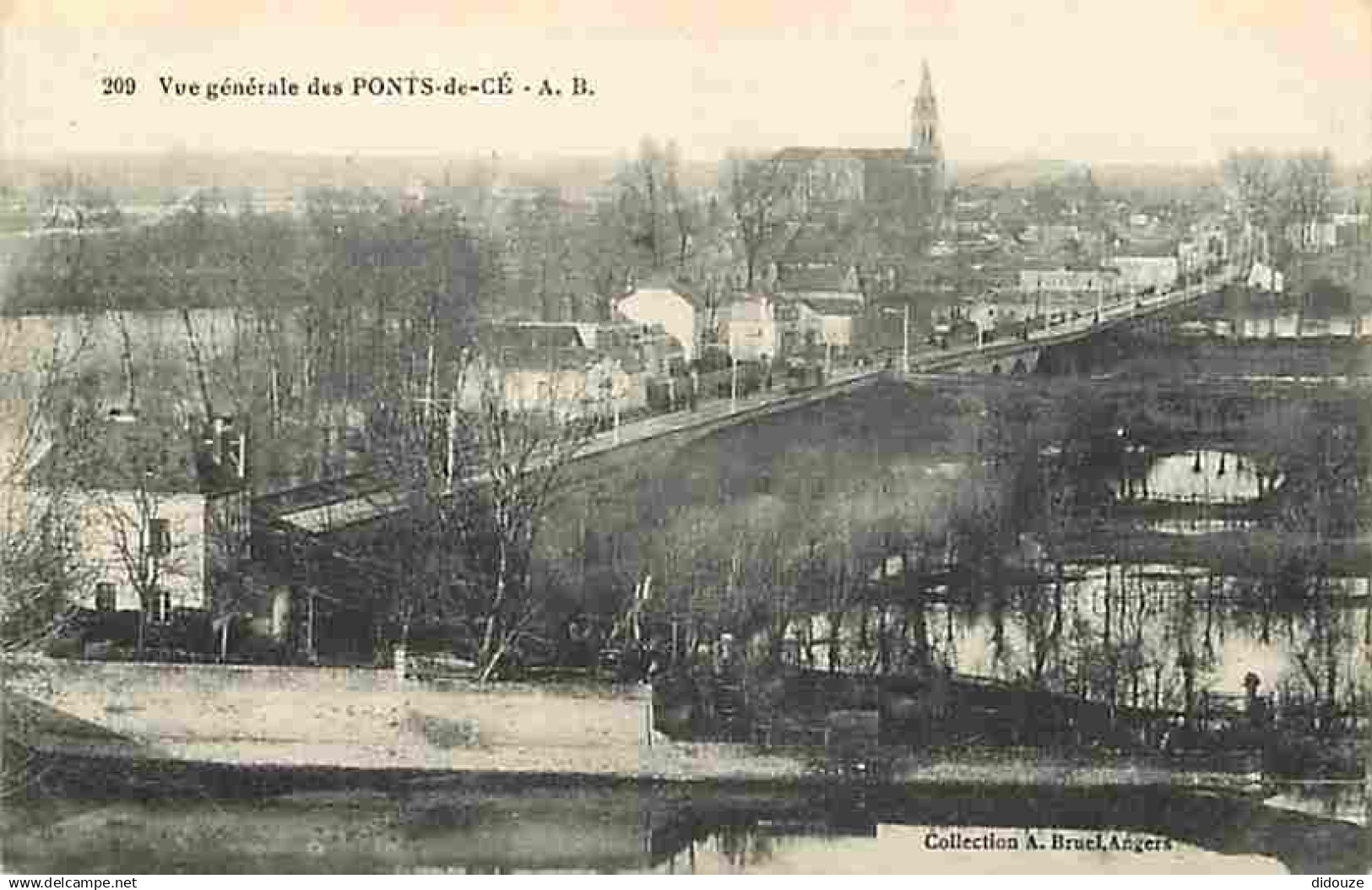 49 - Les Ponts de Cé - Vue Générale - Etat pli visible - CPA - Voir Scans Recto-Verso