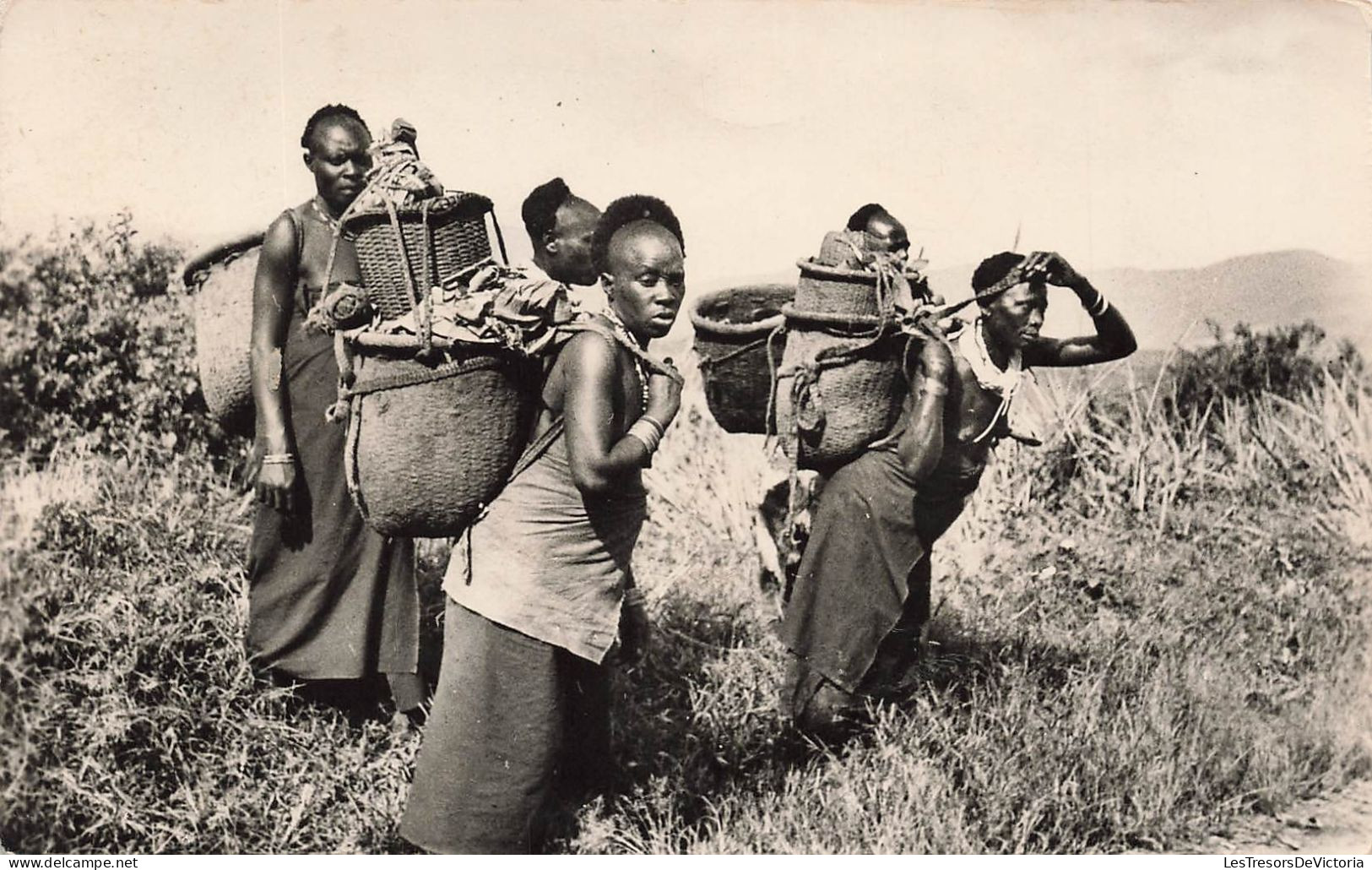 [-5%] RUANDA-URUNDI - Ruanda Urundi - Type de femme indigène - six femmes indigènes - Carte Postale Ancienne