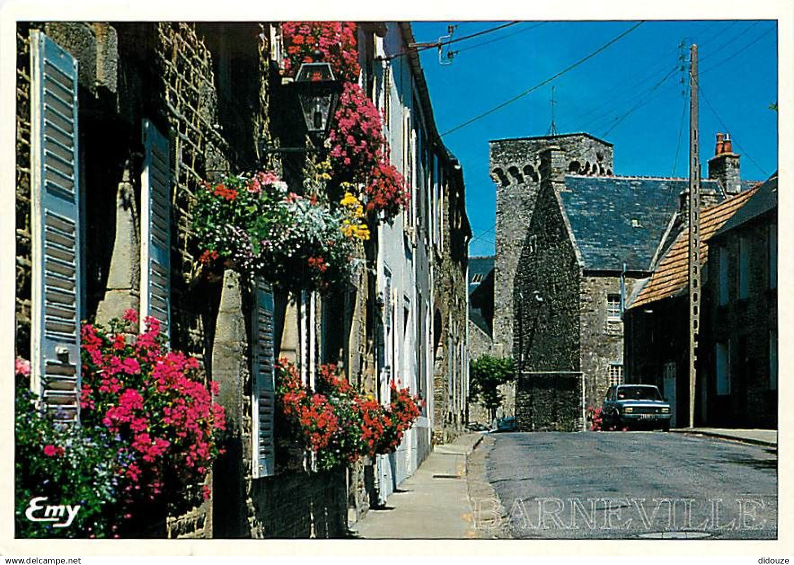 50 - Barneville - Carteret - Barneville bourg : les façades fleuries - Fleurs - Automobiles - Carte Neuve - CPM - Voir S