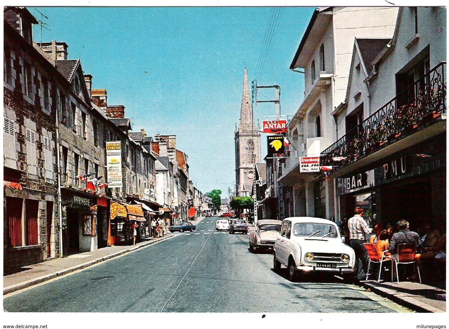 50 MANCHE Station-Service Antar Renault 4L et Citroën DS Rue Guy Mocquet à BREHAL