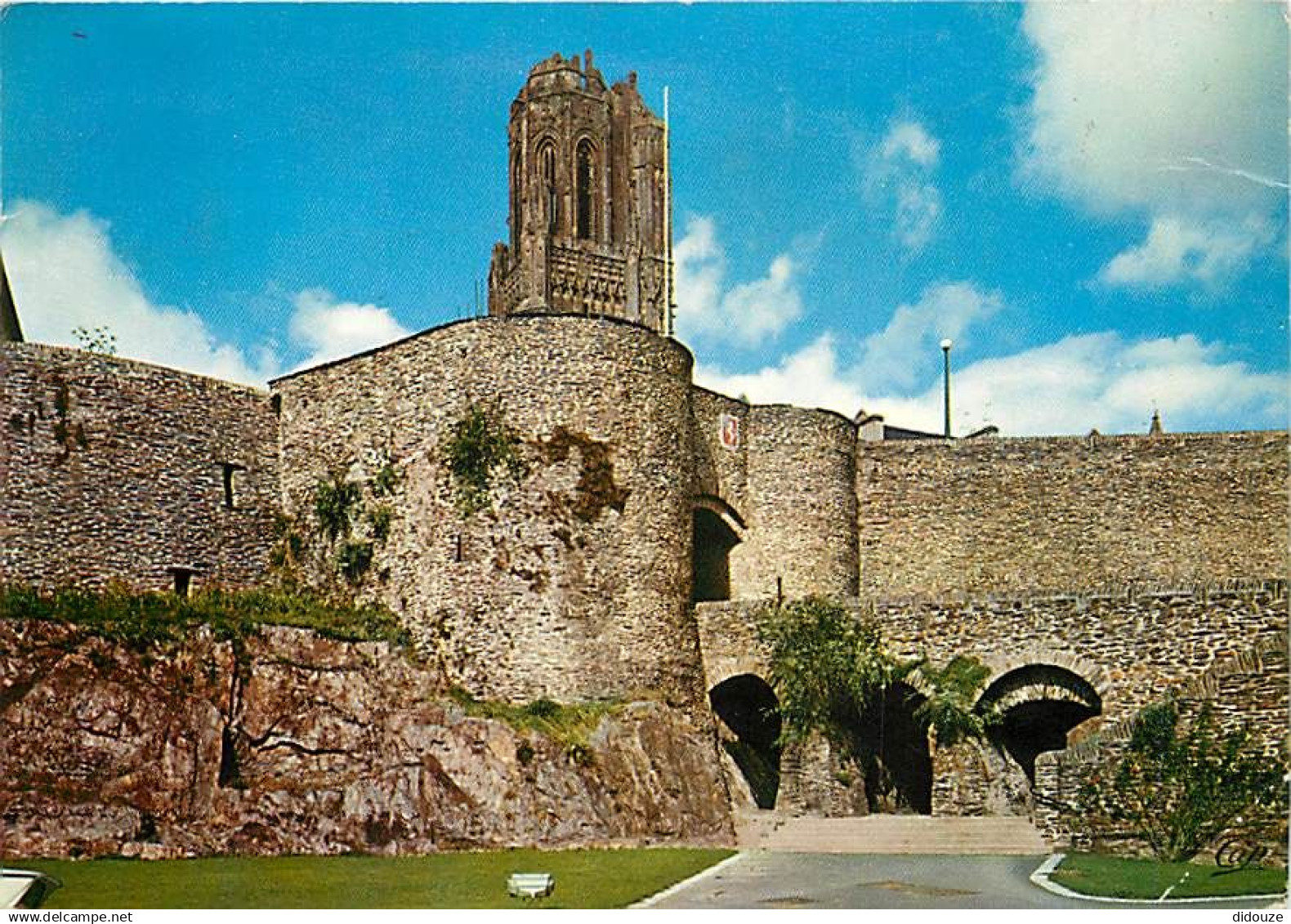 50 - Saint-Lo - Les Remparts et Notre-Dame - Flamme Postale de Saint-Lo - CPM - Voir Scans Recto-Verso