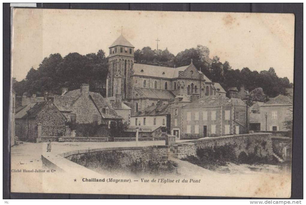 53 - Chailland - Vue de l'Eglise et du Pont