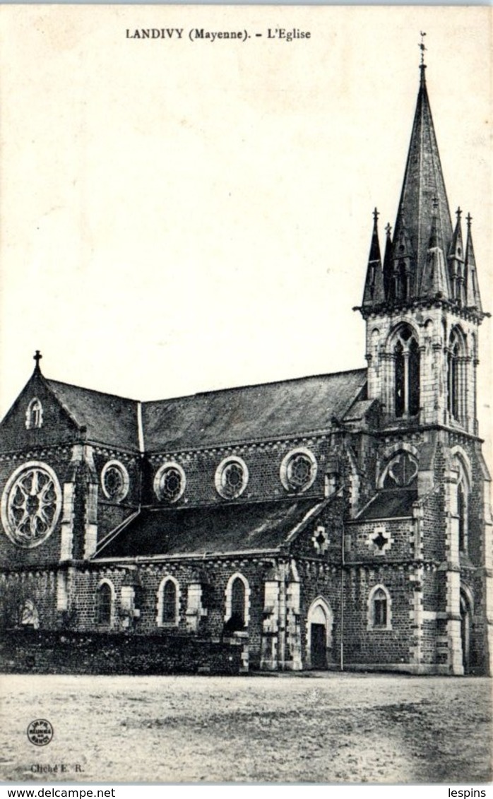 53 - LANDIVY --  L'Eglise